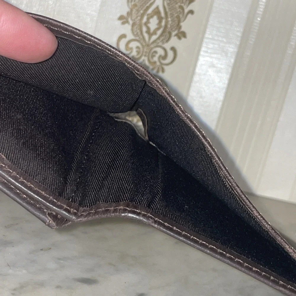 Dickies Men's Brown Genuine Leather Bifold Wallet